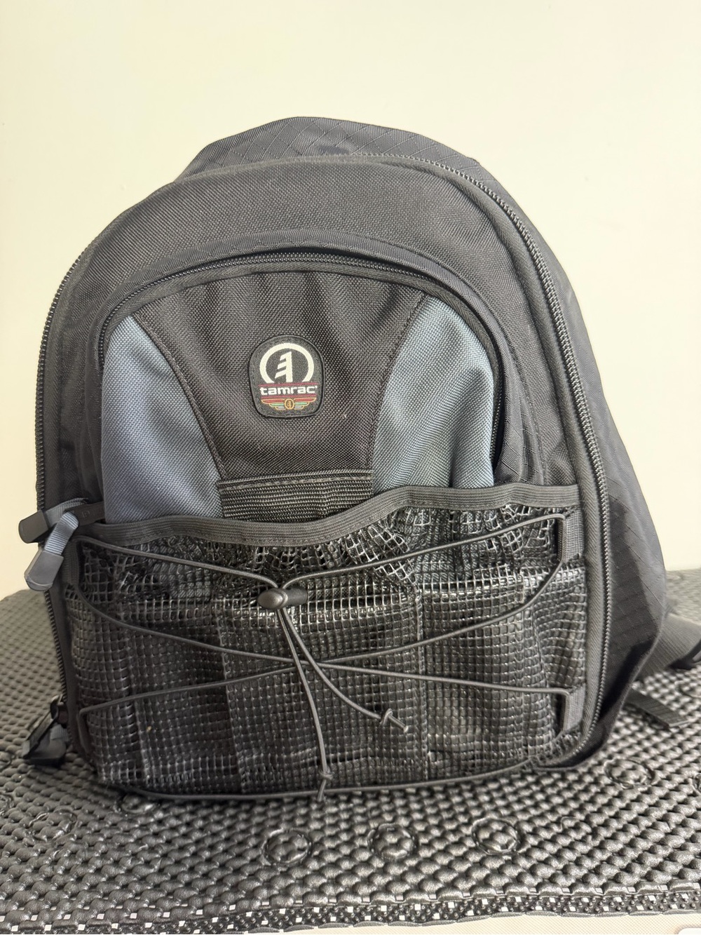 Tamrac 5375 Adventure 75 Men's Black & Gray Compact Camera Backpack